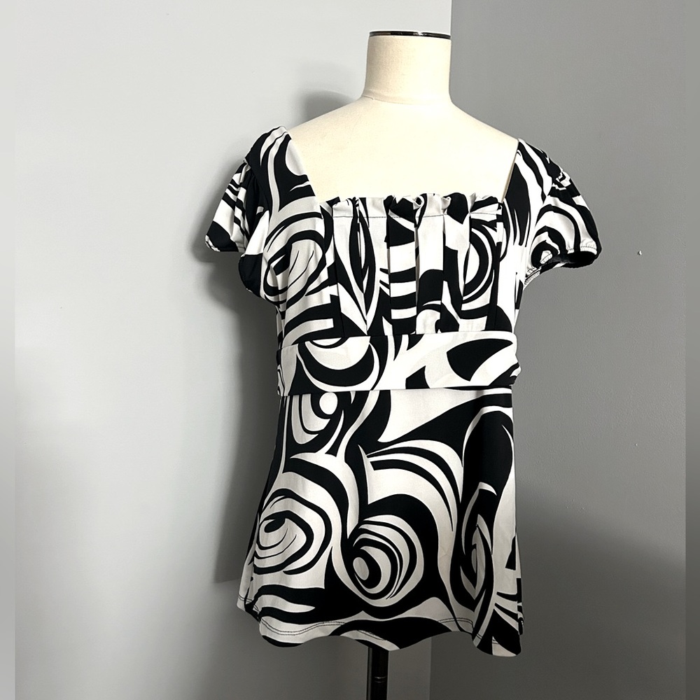 INC black & white cap sleeve top size M